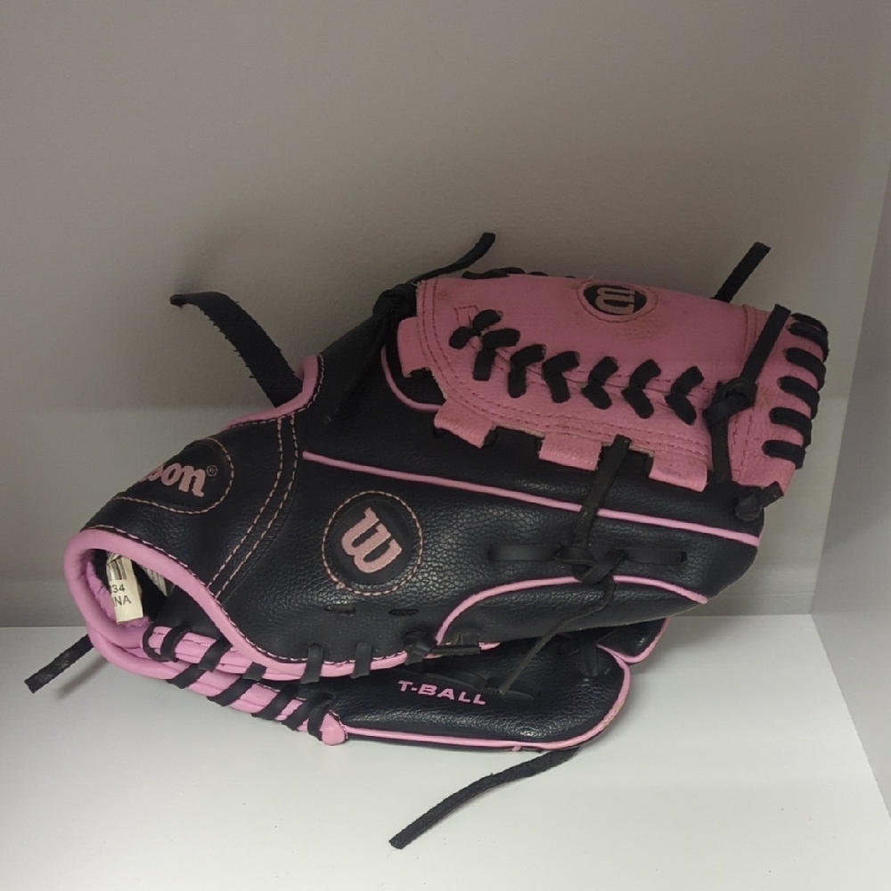 Wilson Baseball Glove - Kids Left Handed